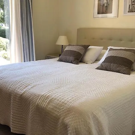 ヴィラ Luxury Golf Torremirona ナヴァタ