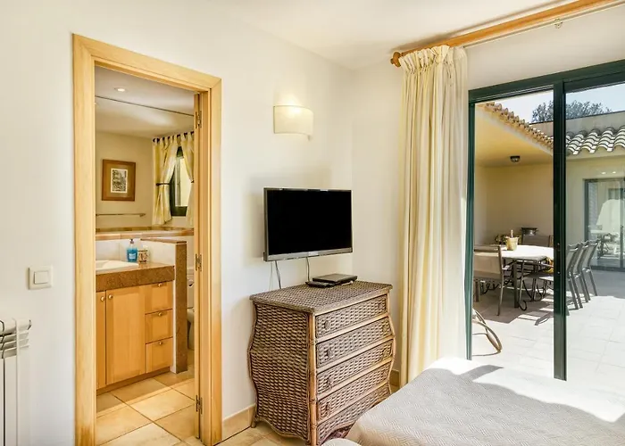 Luxury Golf Torremirona Villa Navata